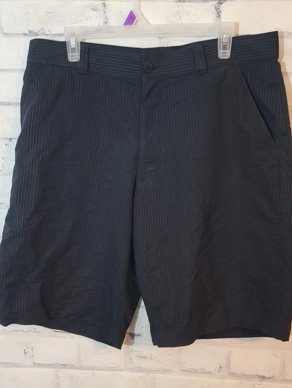 Under Armour Men's Black Pinstripe Chino Shorts Flat Front Sz 36
